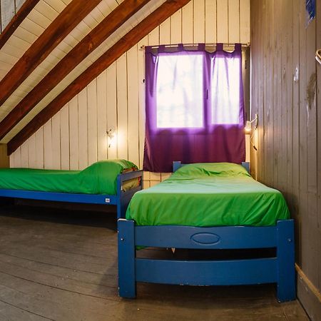 Alhue Patagonia Hostel Сан-Мартин-де-лос-Андес Экстерьер фото