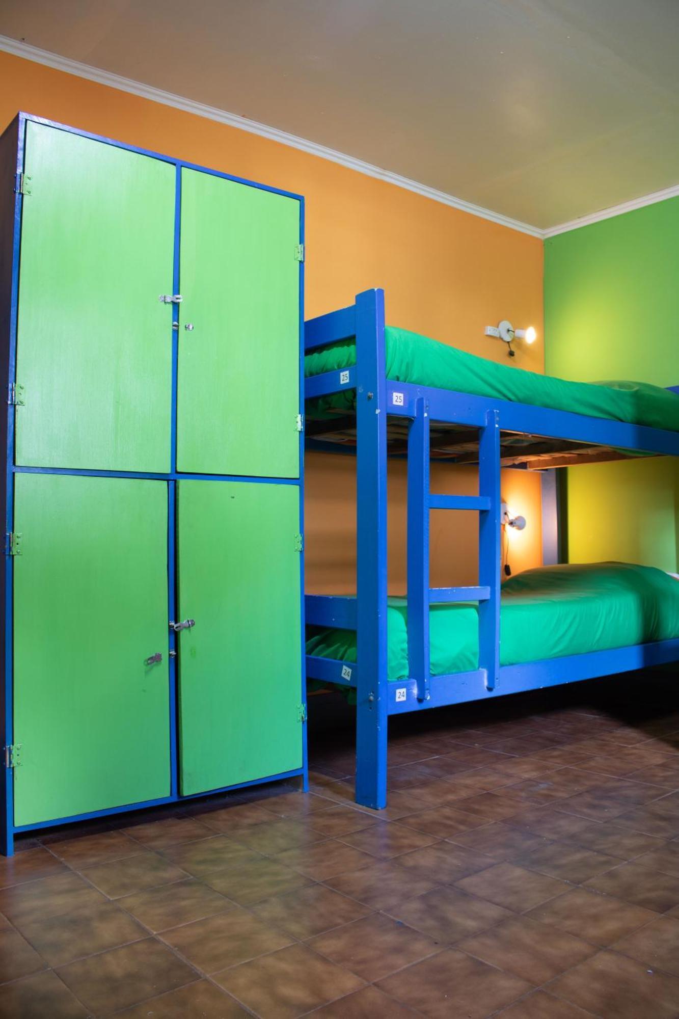 Alhue Patagonia Hostel Сан-Мартин-де-лос-Андес Экстерьер фото